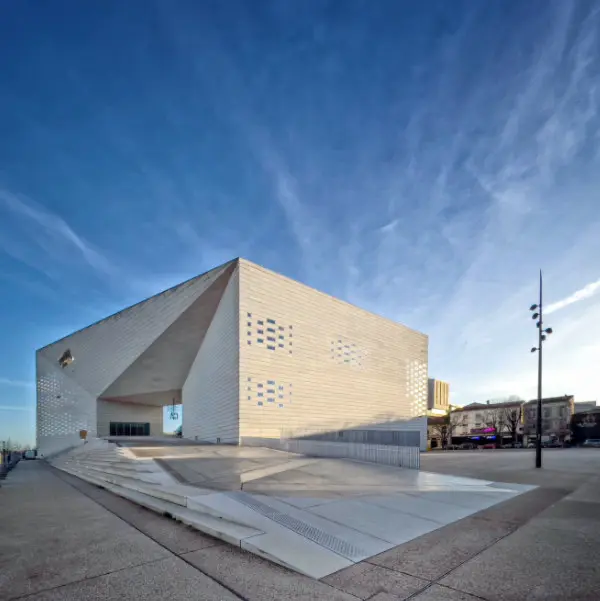 Outdoor Aufnahmen in der Architektur Fotografie